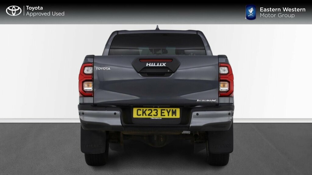 Toyota HILUX Pickup Black #26