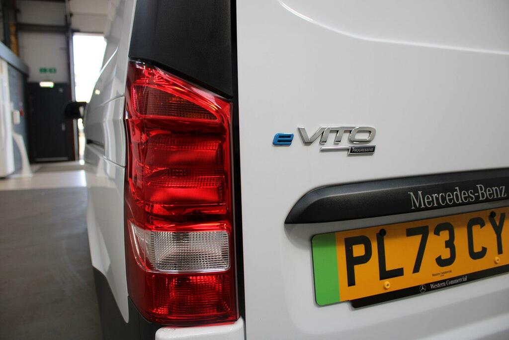 Mercedes-Benz eVito 150Kw 100Kwh Premium 9-Seater Silver #10