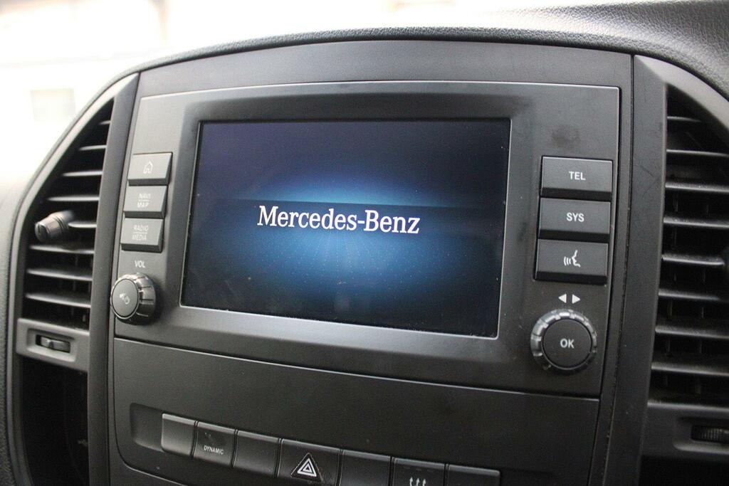 Mercedes-Benz eVito 150Kw 100Kwh Premium 9-Seater Silver #16