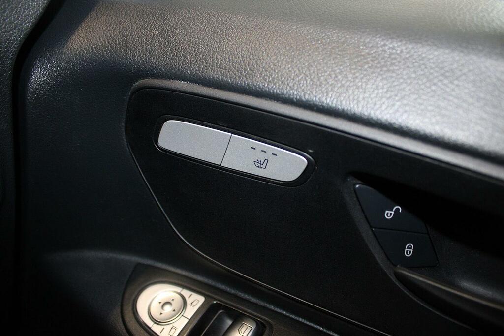 Mercedes-Benz eVito 150Kw 100Kwh Premium 9-Seater Silver #30