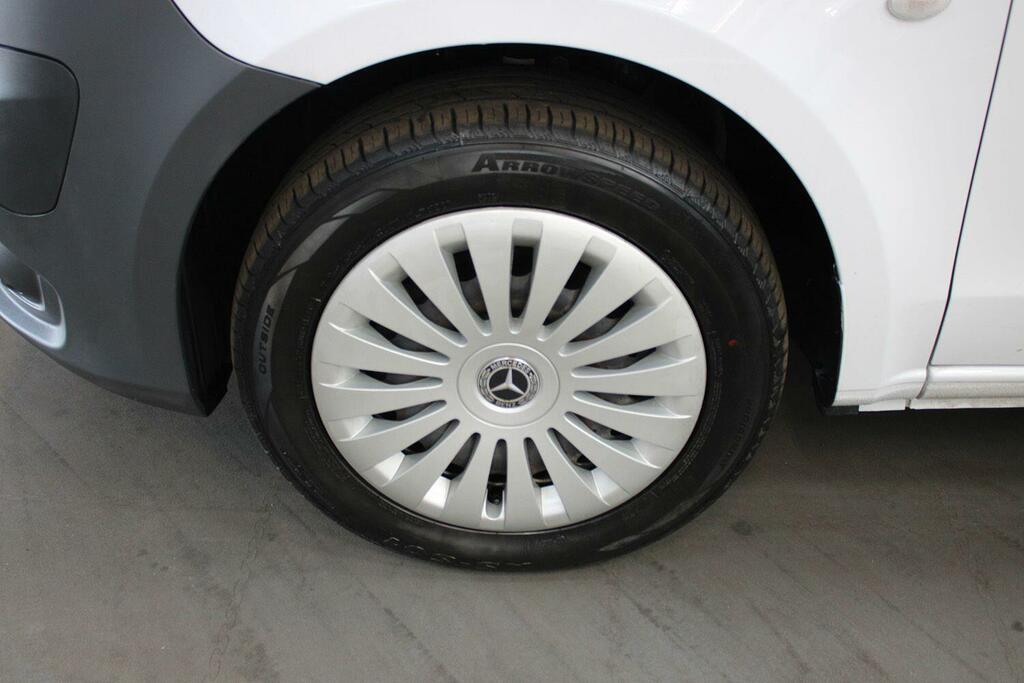 Mercedes-Benz eVito 150Kw 100Kwh Premium 9-Seater Silver #11