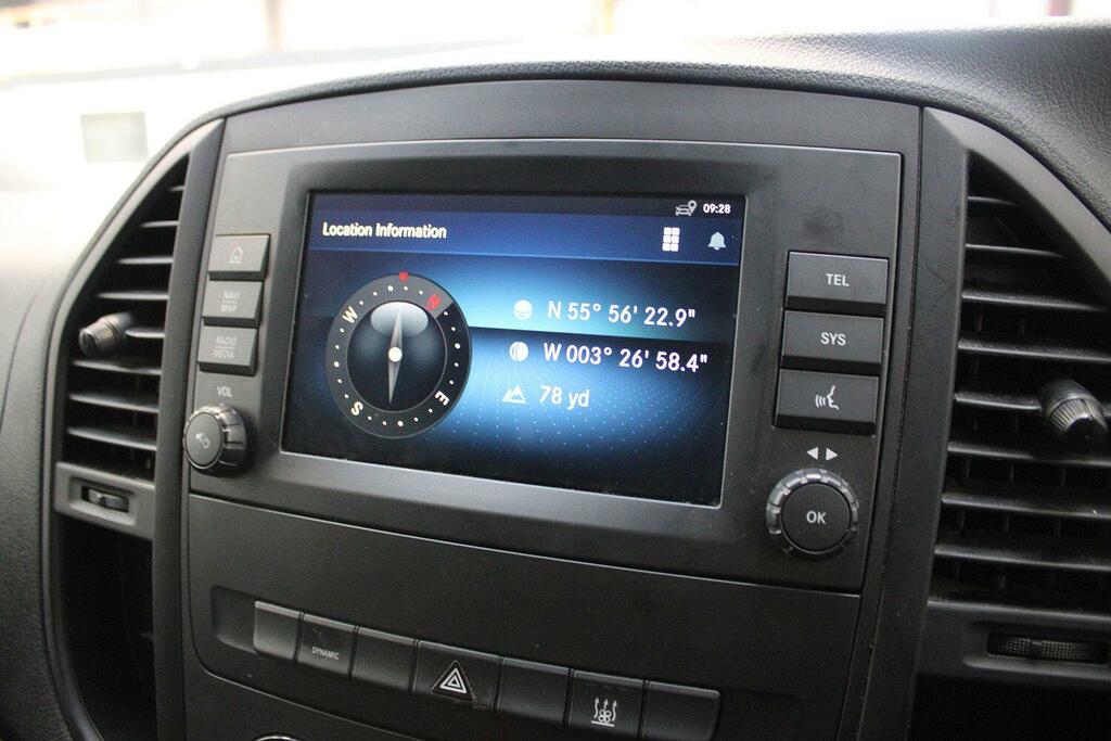 Mercedes-Benz eVito 150Kw 100Kwh Premium 9-Seater Silver #19