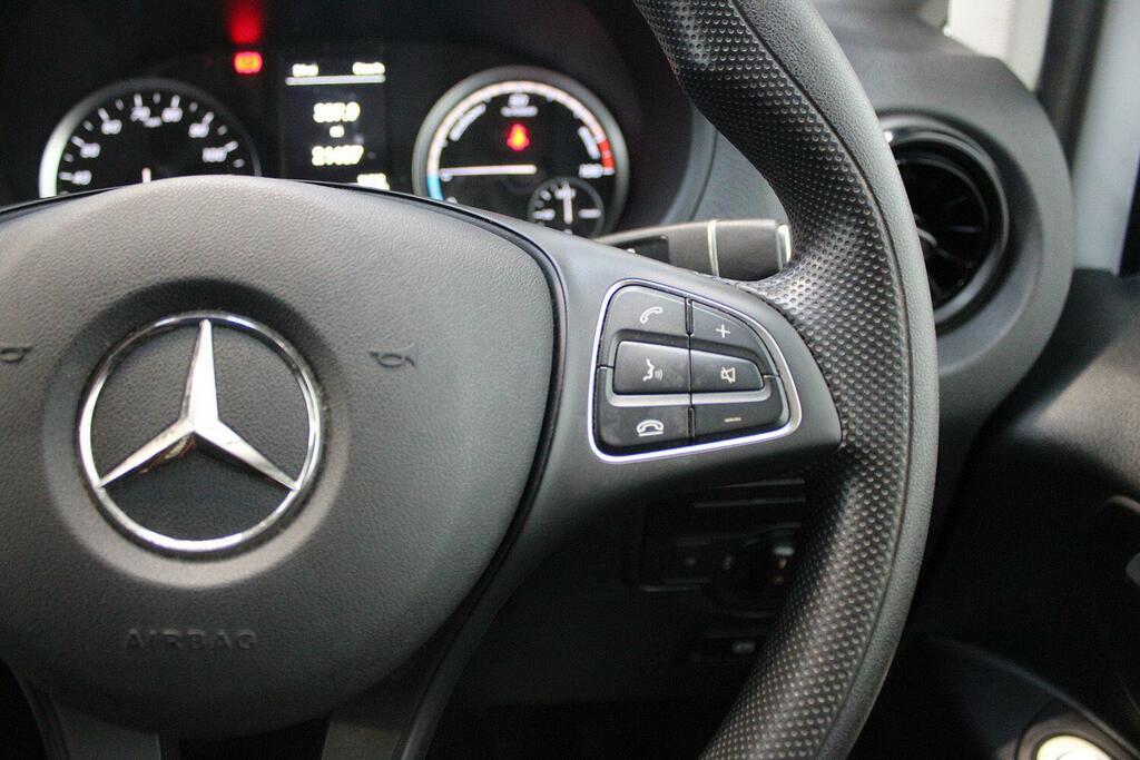 Mercedes-Benz eVito 150Kw 100Kwh Premium 9-Seater Silver #23