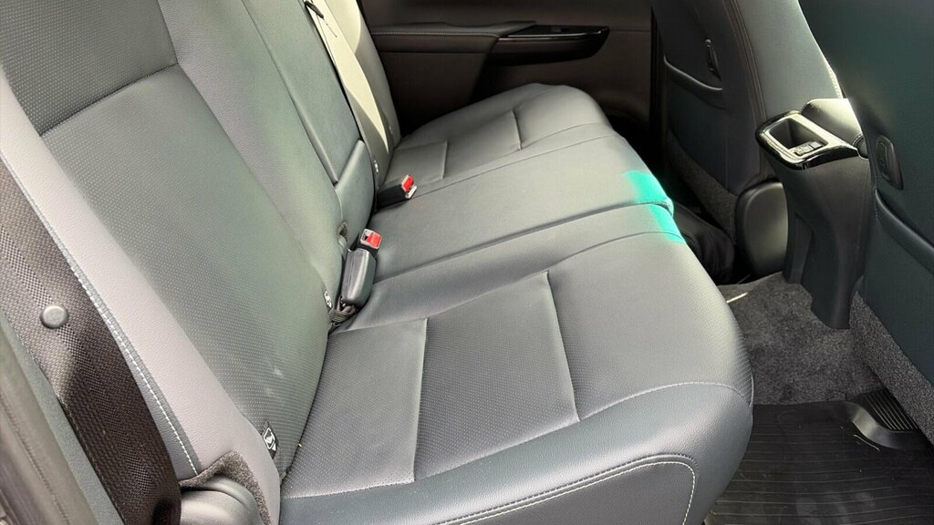 Toyota HILUX 2.8L Invincible X Grey #8