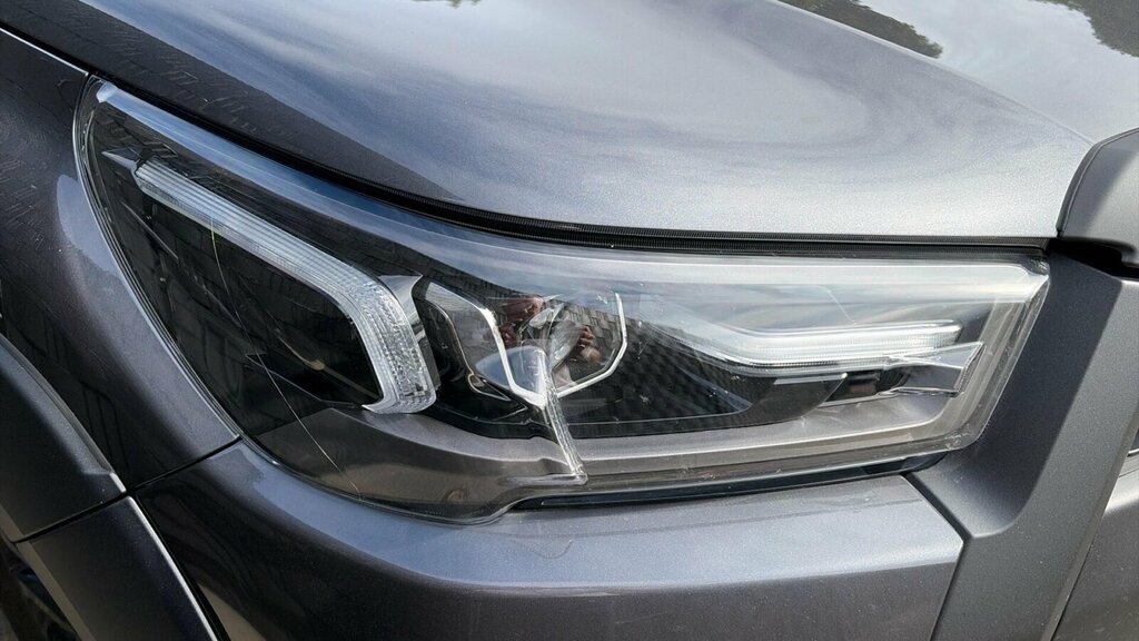 Toyota HILUX 2.8L Invincible X Grey #20