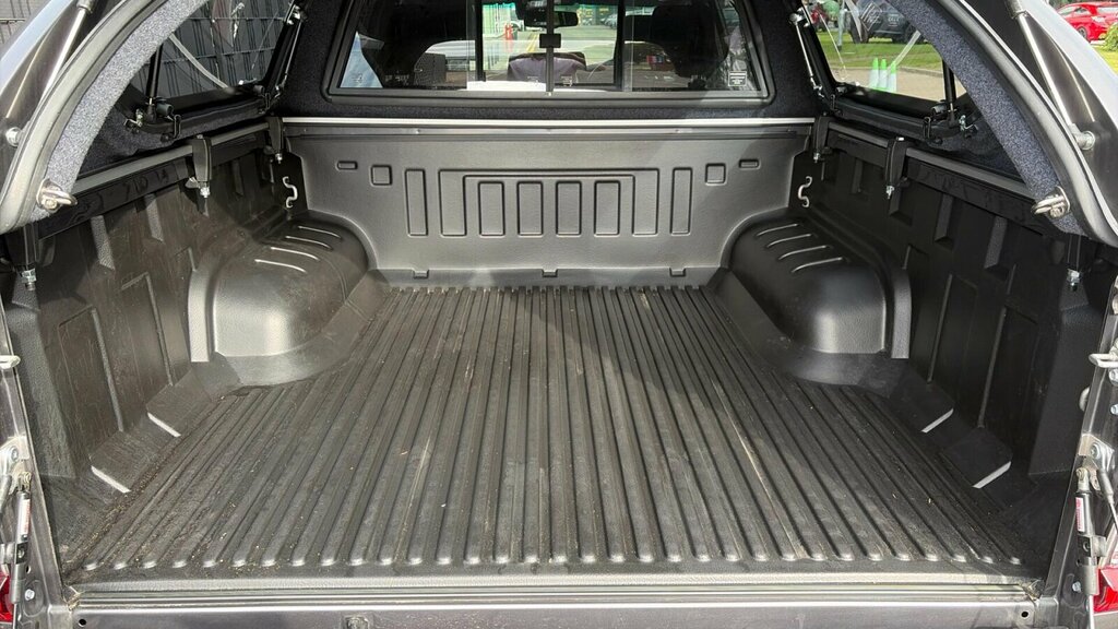 Toyota HILUX 2.8L Invincible X Grey #13