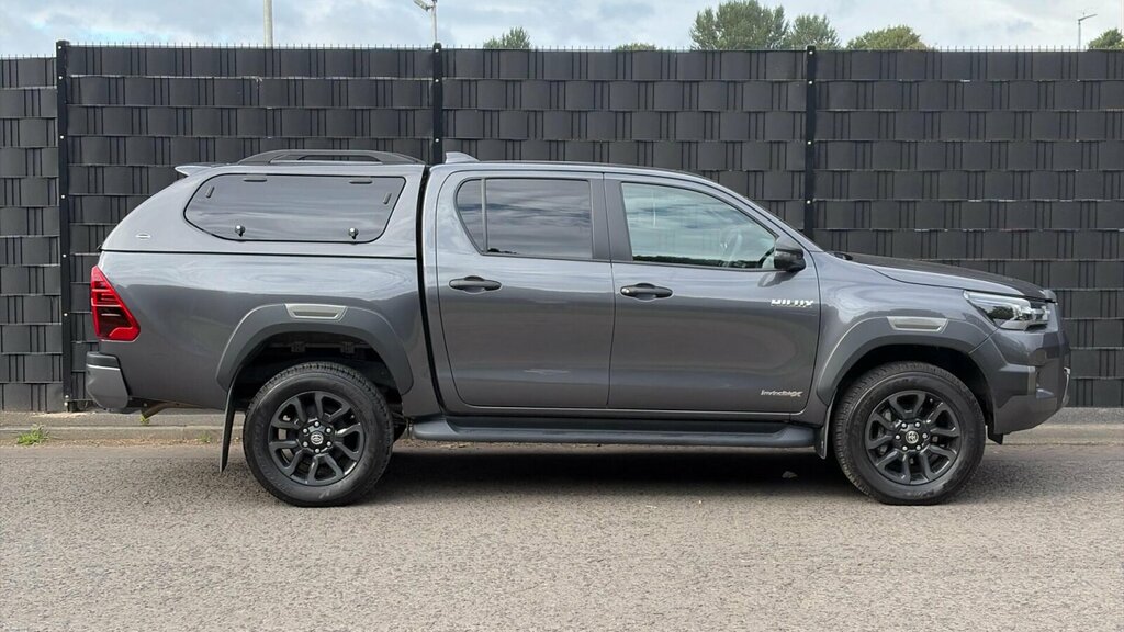 Toyota HILUX 2.8L Invincible X Grey #23