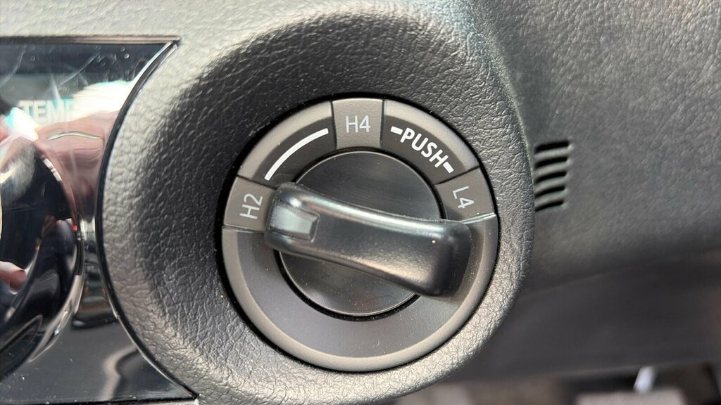 Toyota HILUX 2.8L Invincible X Grey #31