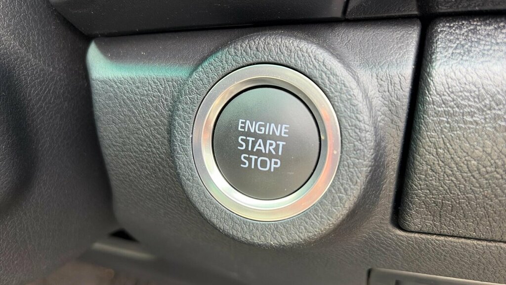 Toyota HILUX 2.8L Invincible X Grey #16