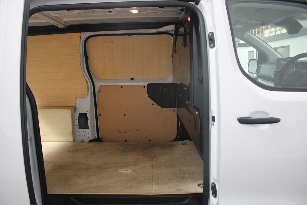 Vauxhall Vivaro 3100 75Kwh Prime L2 H1 6Dr 7.4Kw Charger Grey #16