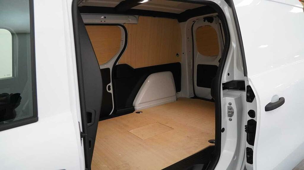 Nissan TOWNSTAR 90Kw Tekna Crew Van 45Kwh Grey #9
