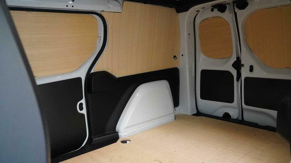 Nissan TOWNSTAR 90Kw Tekna Crew Van 45Kwh Grey #10