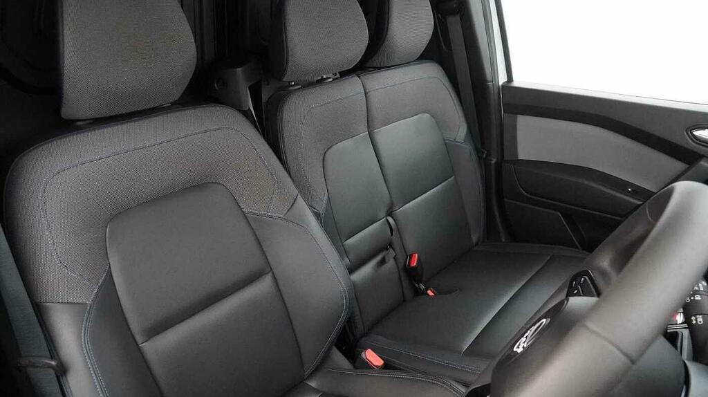 Nissan TOWNSTAR 90Kw Tekna Crew Van 45Kwh Grey #16