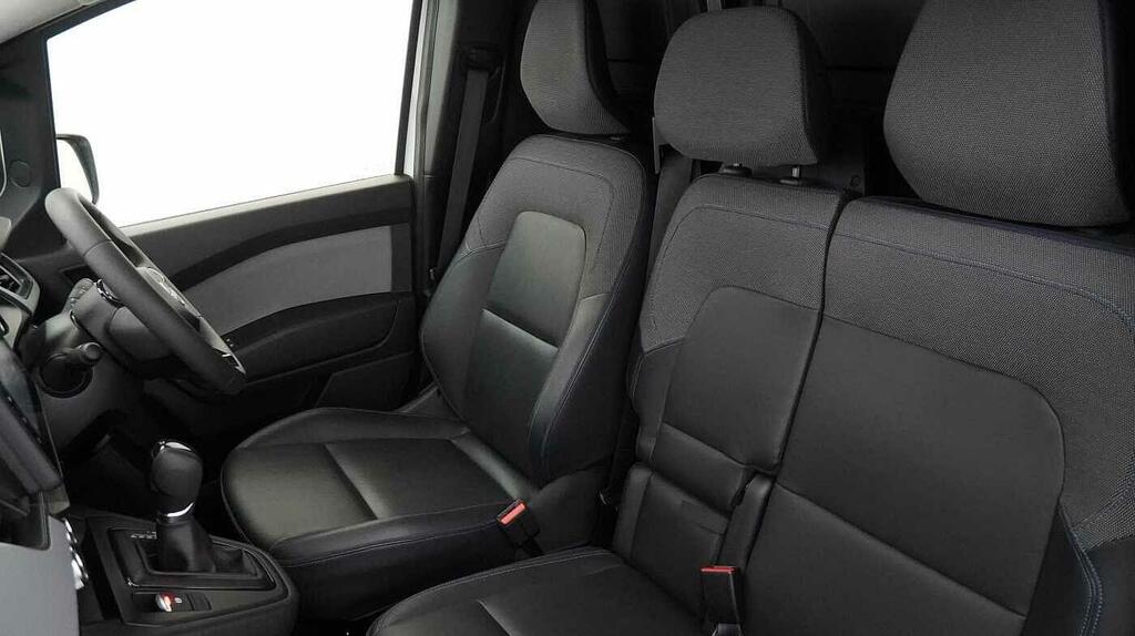 Nissan TOWNSTAR 90Kw Tekna Crew Van 45Kwh Grey #15