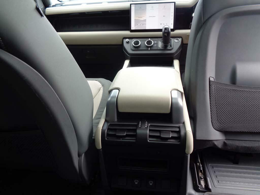Land Rover Defender Xs Edition Flrsh Sliding Panoramic Roof 22 Alloys Black #16