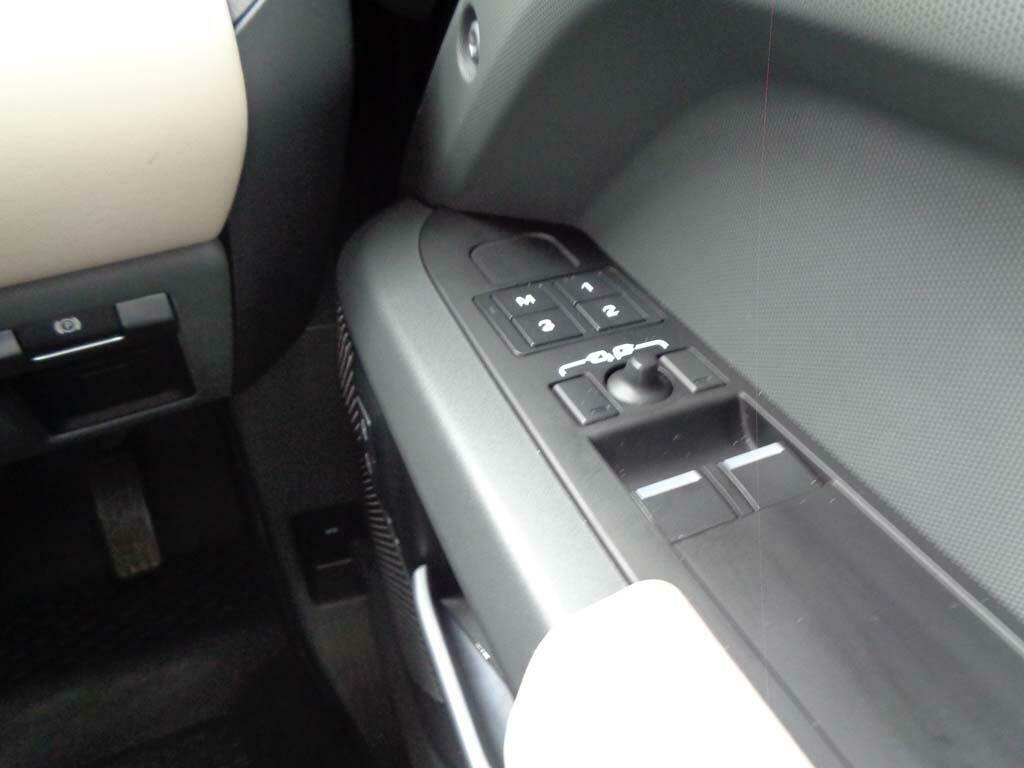 Land Rover Defender Xs Edition Flrsh Sliding Panoramic Roof 22 Alloys Black #21