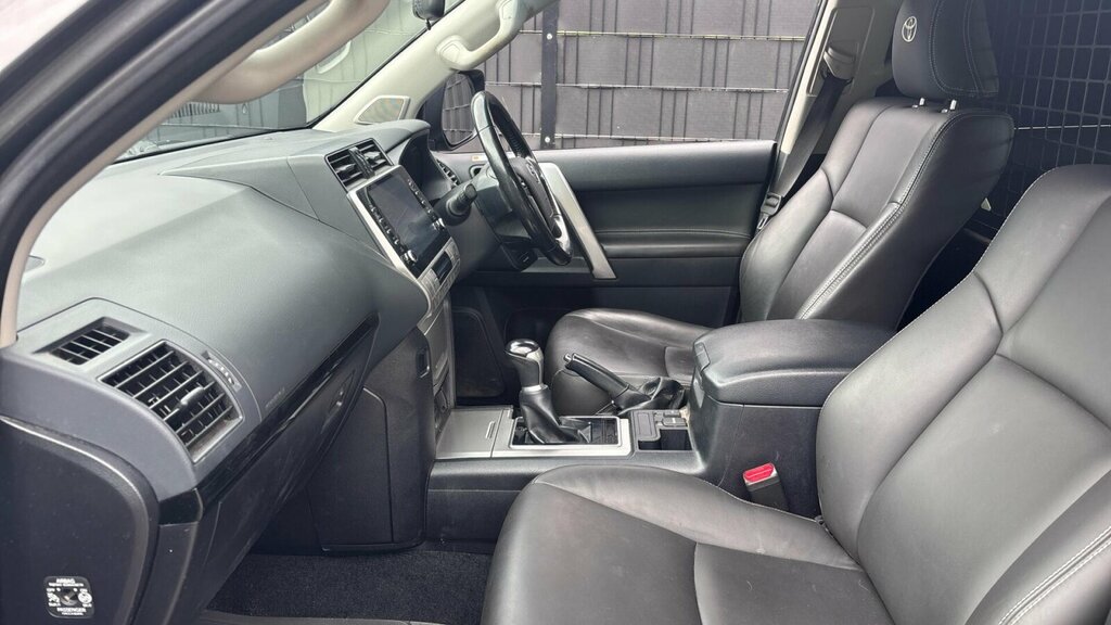 Toyota Land Cruiser 2.8D Active Navi 4Wd Lwb Euro 6 Ss YB72DXO Grey #5