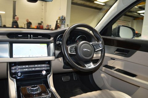 Jaguar XF 2.0I 300 300 Sport Awd #12