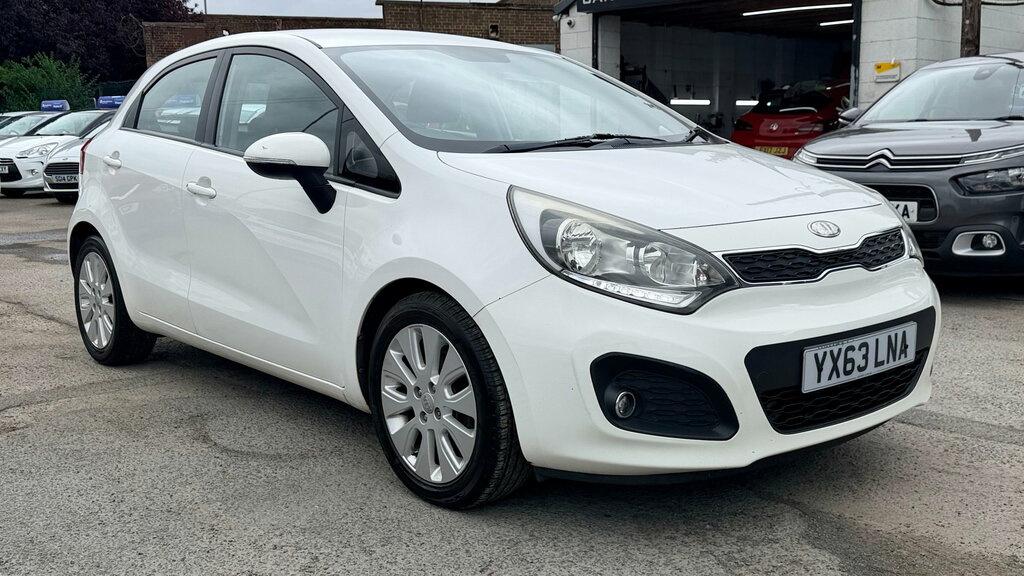 Kia RIO 1.4 Crdi Ecodynamics 2 Hatchback White