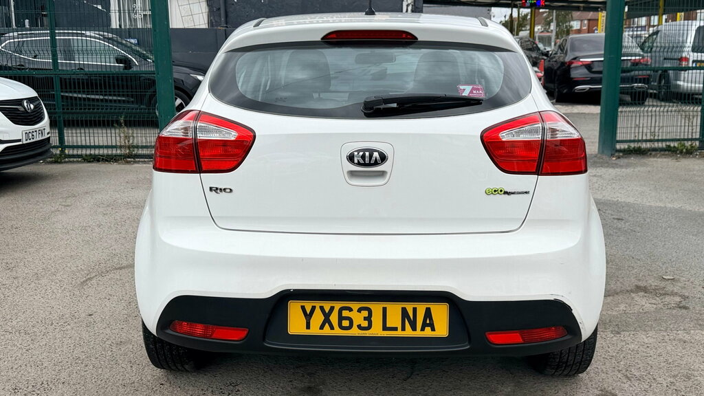 Kia RIO 1.4 Crdi Ecodynamics 2 Hatchback White #4