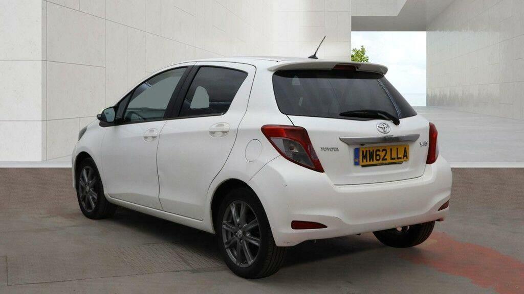 Toyota Yaris 1.33 Dual Vvt-i Sr Multidrive S Euro 5 White #3