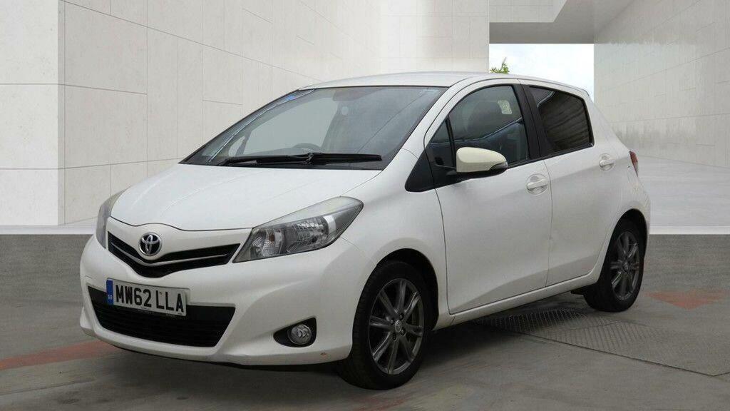 Toyota Yaris 1.33 Dual Vvt-i Sr Multidrive S Euro 5 White #2