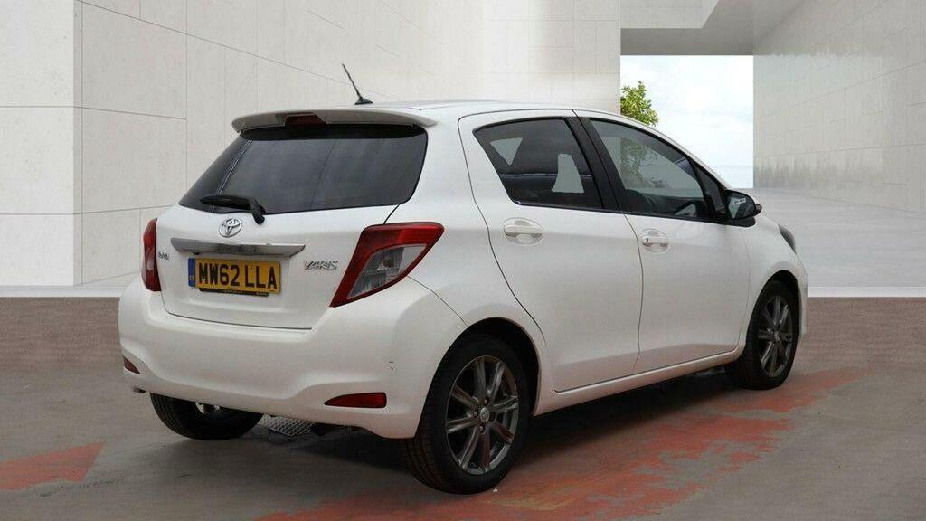 Toyota Yaris 1.33 Dual Vvt-i Sr Multidrive S Euro 5 White #4