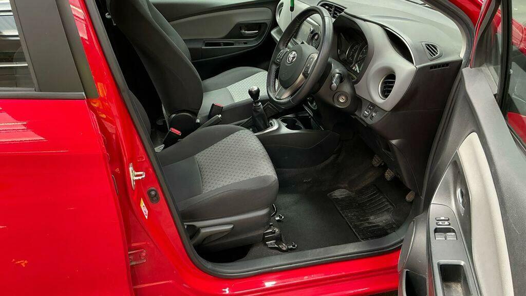 Toyota Yaris 1.4 D-4d Icon Plus Euro 5 Red #9