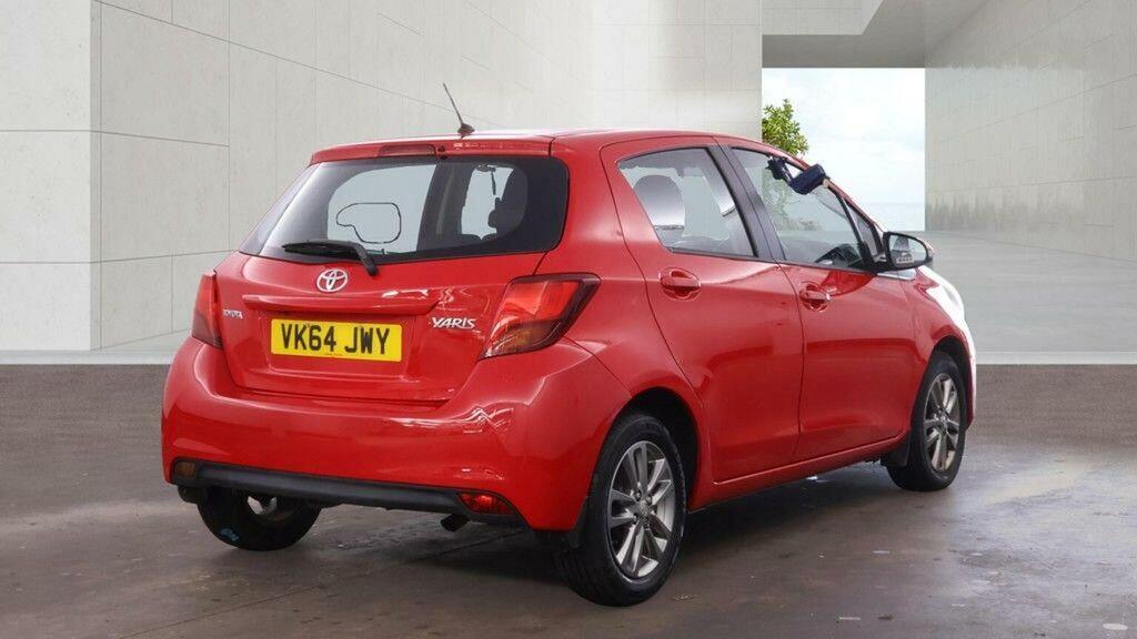 Toyota Yaris 1.33 Dual Vvt-i Icon Euro 5 Euro 5 Red #4