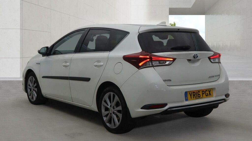 Toyota Auris 1.8 Vvt-h Excel Cvt Euro 6 Ss White #3