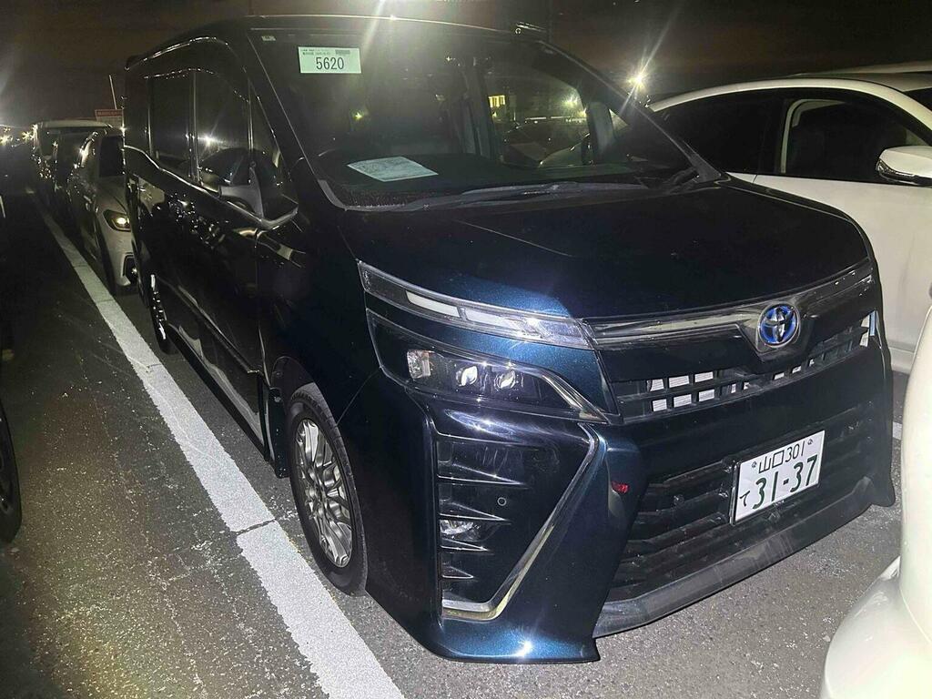 Toyota Voxy Mpv 202020 Blue