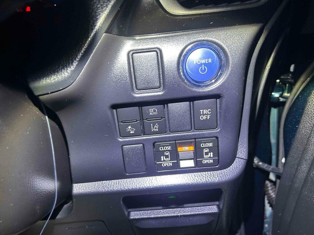 Toyota Voxy Mpv 202020 Blue #6