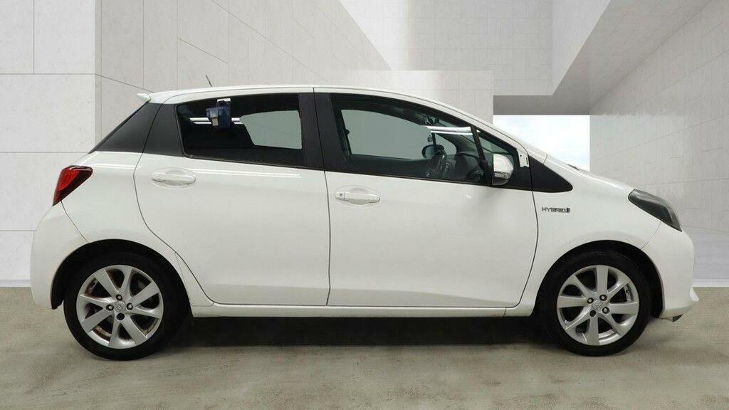 Toyota Yaris 1.5 Vvt-h Sport E-cvt Euro 6 White #5