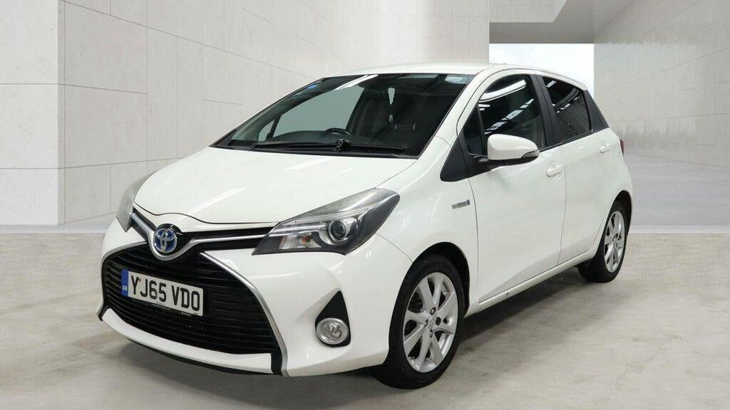 Toyota Yaris 1.5 Vvt-h Sport E-cvt Euro 6 White #2