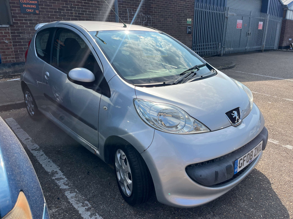 Peugeot 107 Urban Silver #4