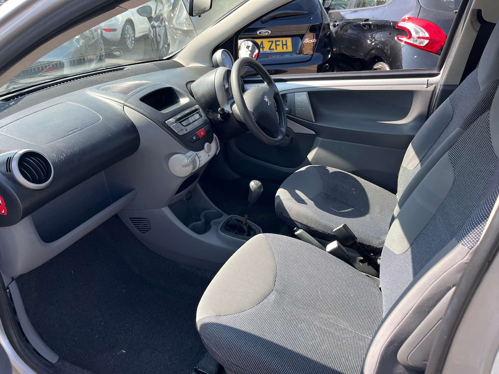 Peugeot 107 Hatchback Silver #2