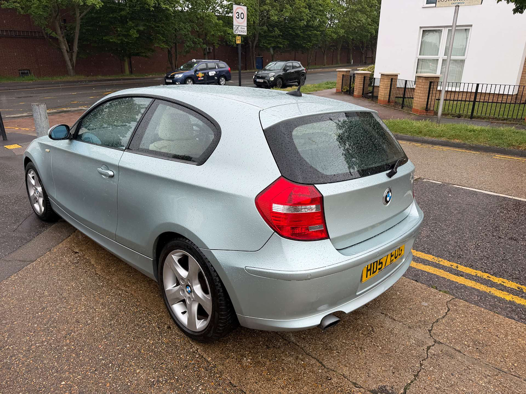 BMW 1 Series 120I Se Green #4