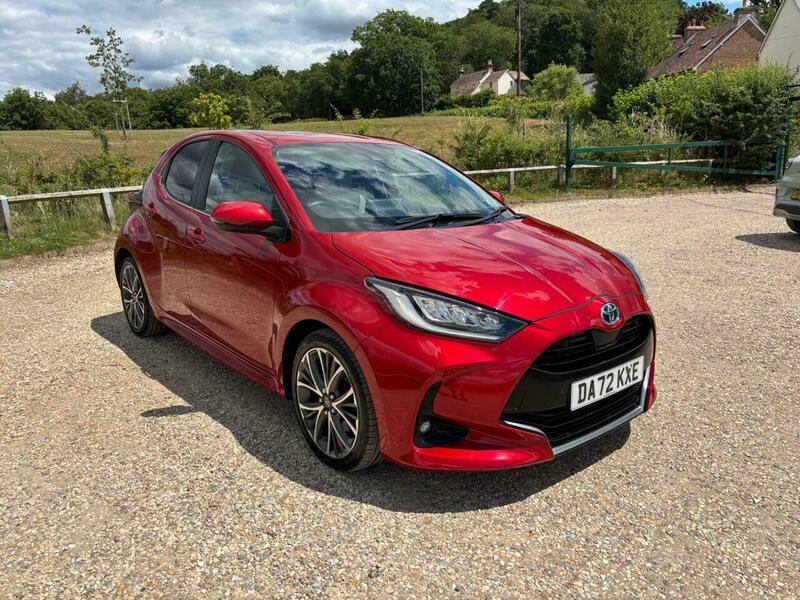 Toyota Yaris 1.5 Vvt-h Excel E-cvt DA72KXE Red #3