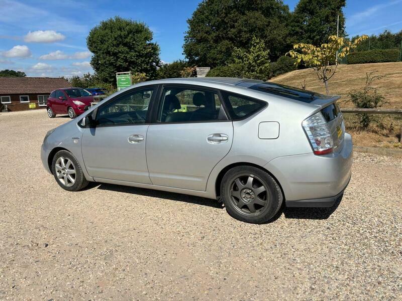 Toyota Prius 1.5 T Spirit Cvt Black #12