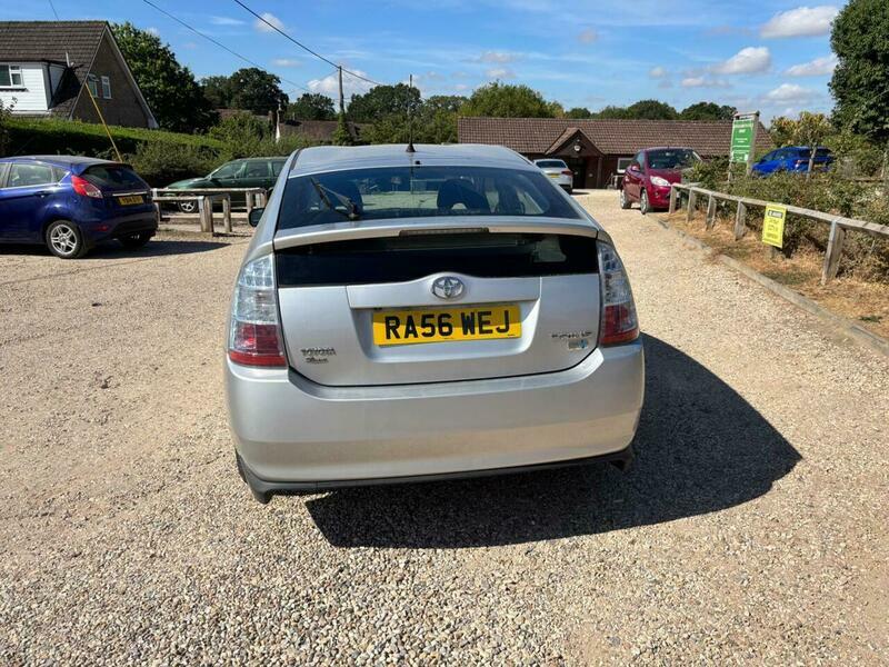 Toyota Prius 1.5 T Spirit Cvt Black #15