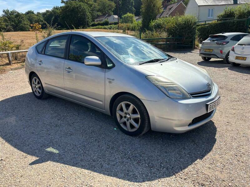 Toyota Prius 1.5 T Spirit Cvt Grey #2