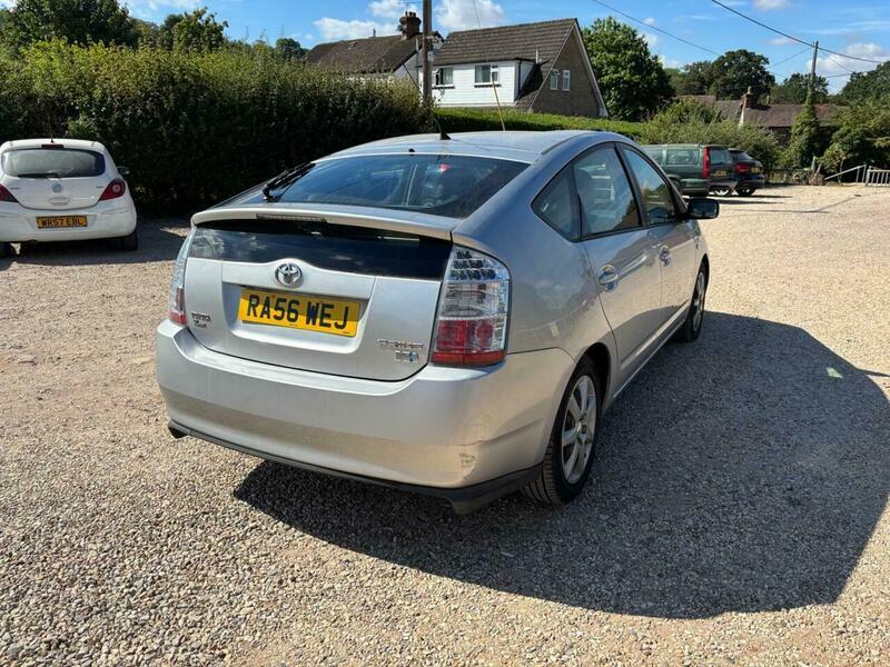 Toyota Prius 1.5 T Spirit Cvt Black #17