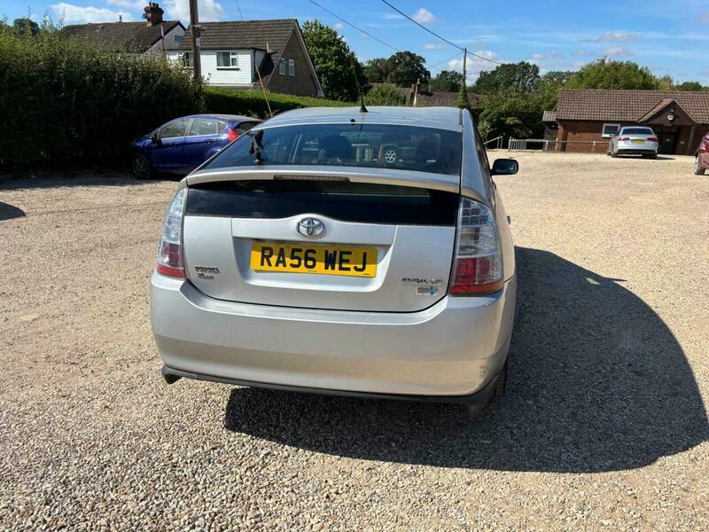 Toyota Prius 1.5 T Spirit Cvt Black #16