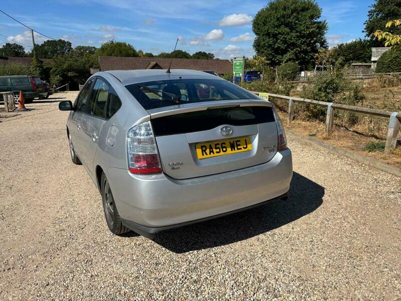 Toyota Prius 1.5 T Spirit Cvt Black #14