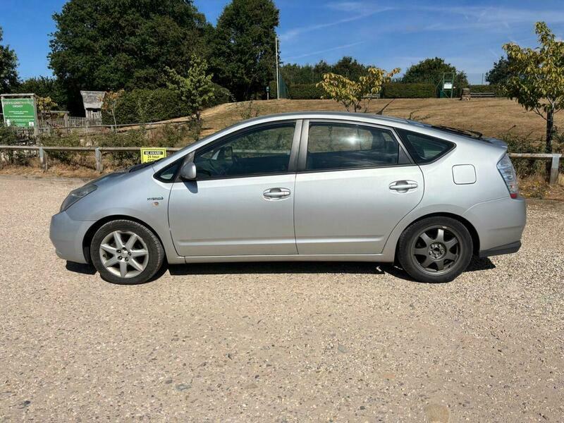 Toyota Prius 1.5 T Spirit Cvt Black #11