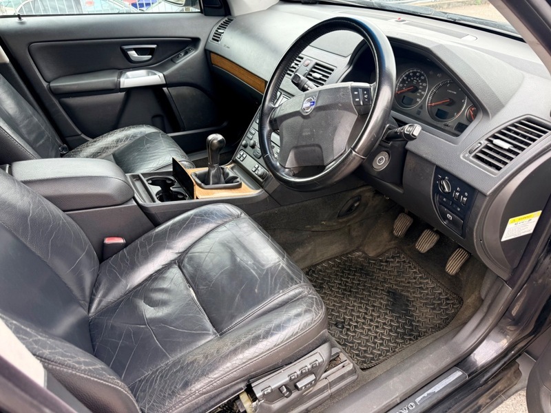 Volvo XC90 4X4 2.4 D5 Se Geartronic 200404 Silver #11