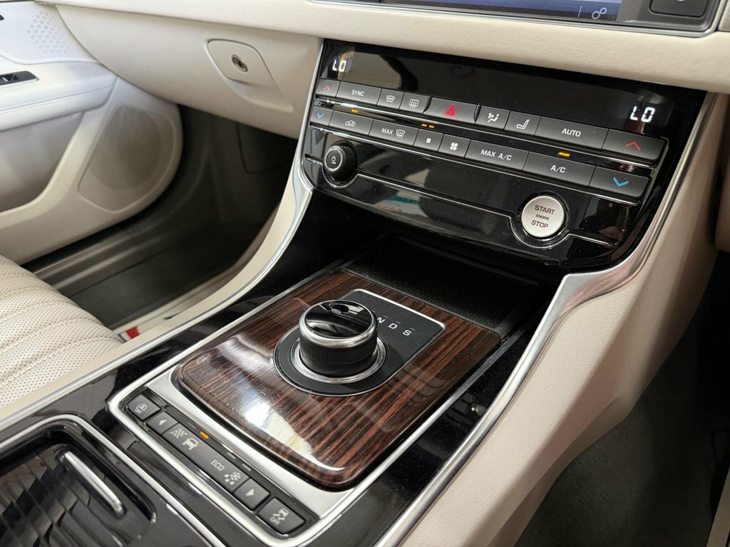 Jaguar XF 2L Portfolio Grey #6