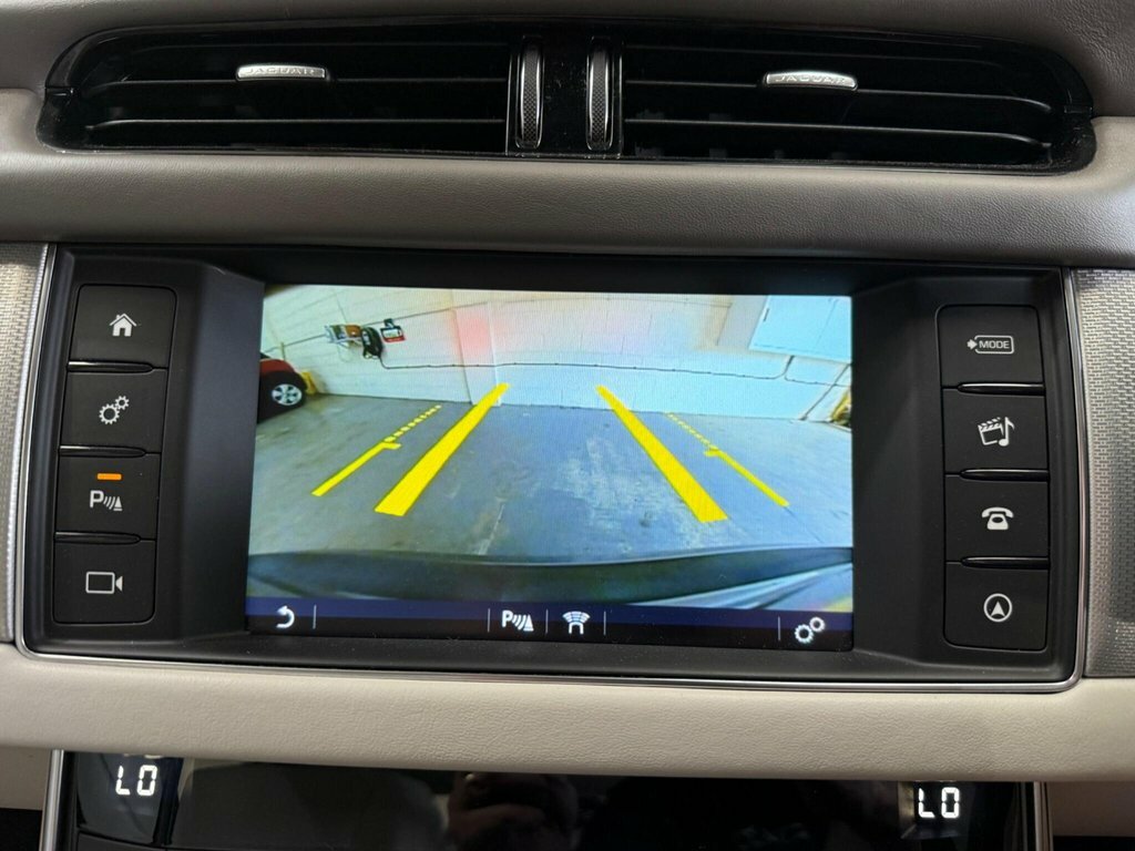Jaguar XF 2L Portfolio Grey #5