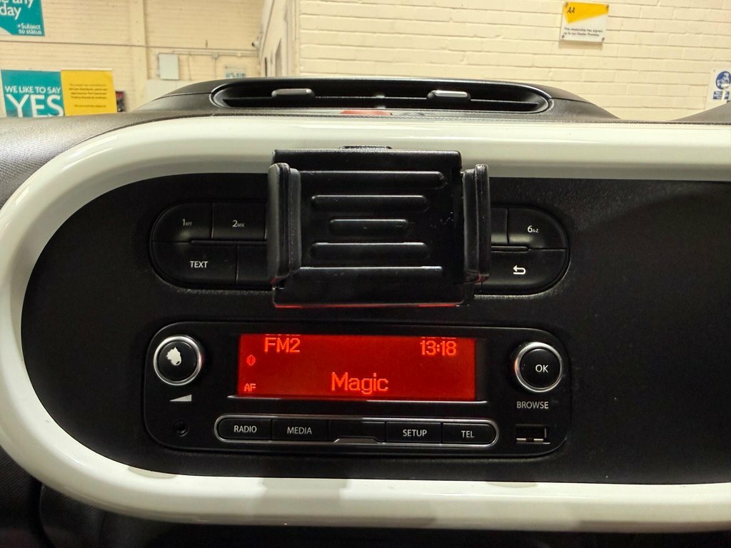Renault Twingo 0.9L Dynamique Red #4