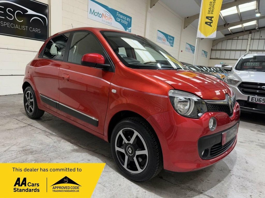 Renault Twingo 0.9L Dynamique Red